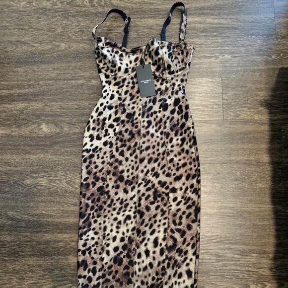 Leopard Print Bodycon Dress - Picture 2 of 9